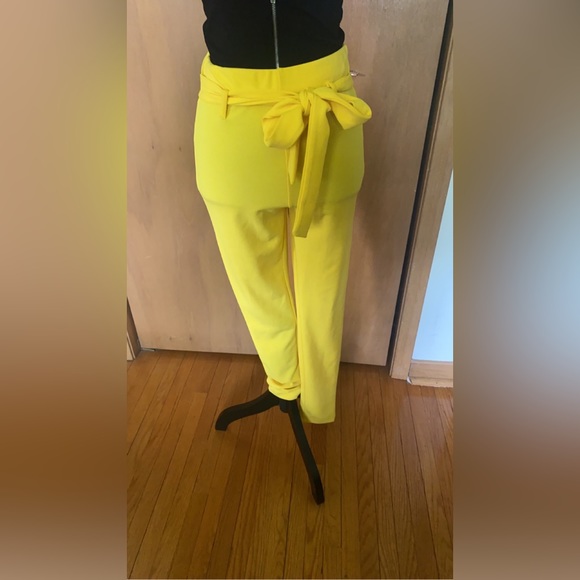 Yellow pants - Picture 3 of 3